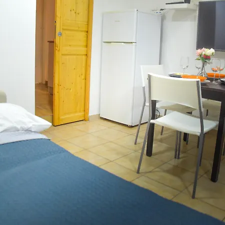 Apartman Manzoni 10 *