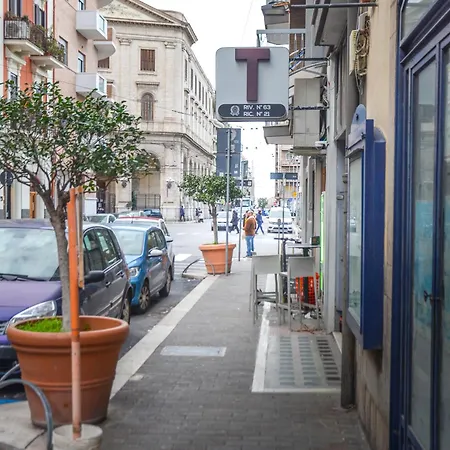 Manzoni 10 Apartman Bari