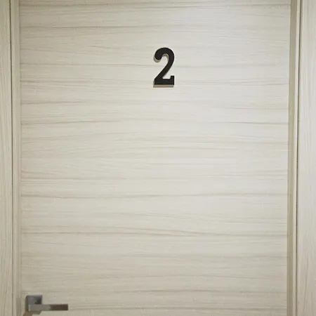 Manzoni 10 * בארי