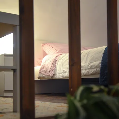 Manzoni 10 דירה *