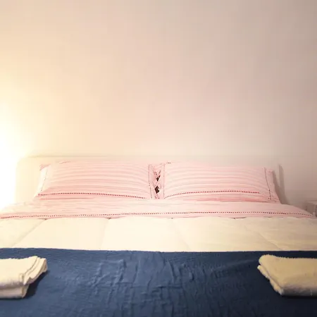 Manzoni 10 * בארי