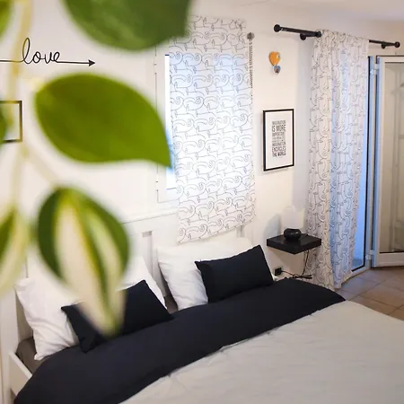 Manzoni 10 Apartment